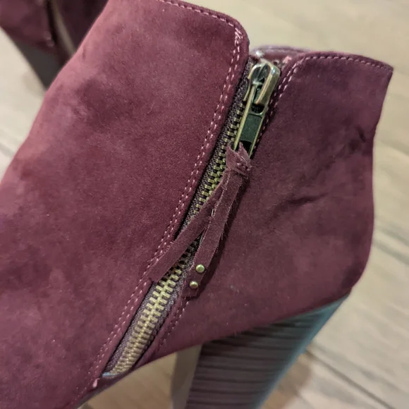 Charlotte Russe Plum Boots 10 - Picture 5 of 8